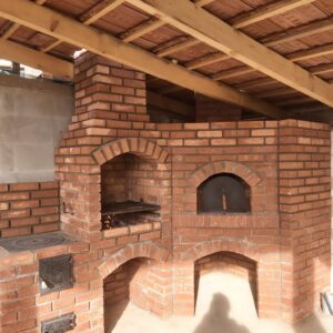 Gratar de gradina multifunctional cu cuptor construit