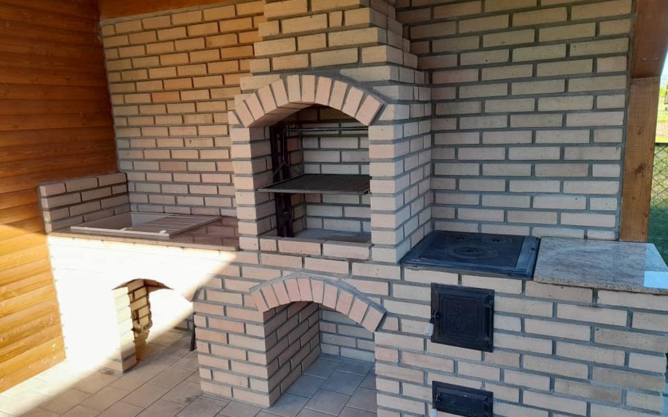 Gratar gradina samota Unirii constriutla Targu Mures.