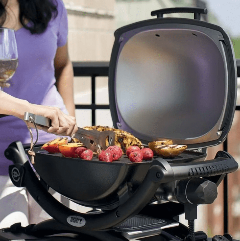 Grill electric Weber Q1400 cu stand