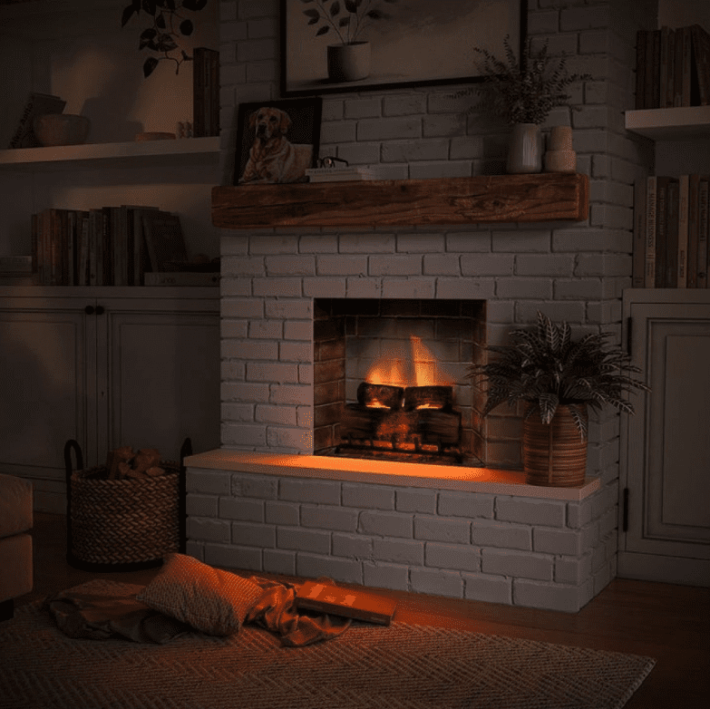 Semineu cu focar Power Flame 2 pe intuneric