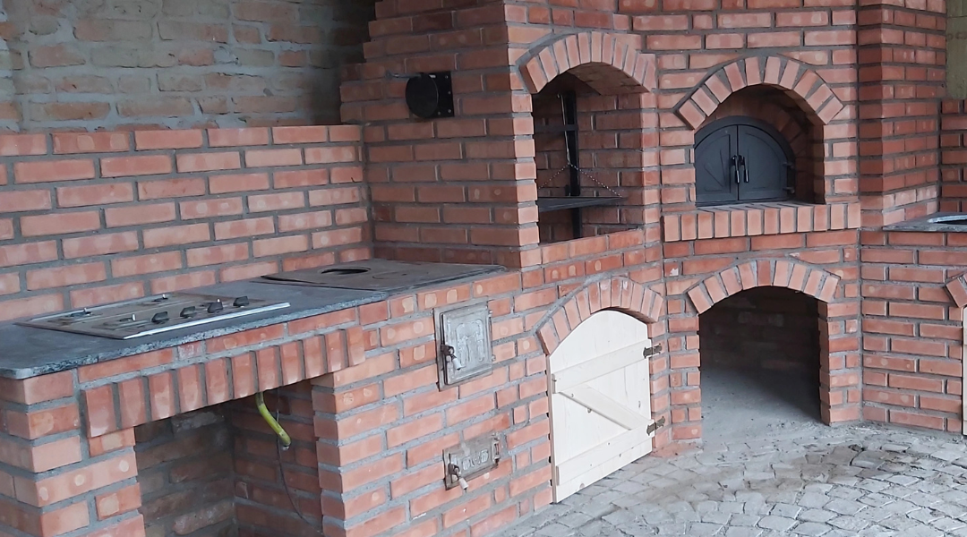 Gratar gradina caramida zidit Curteni, Mures