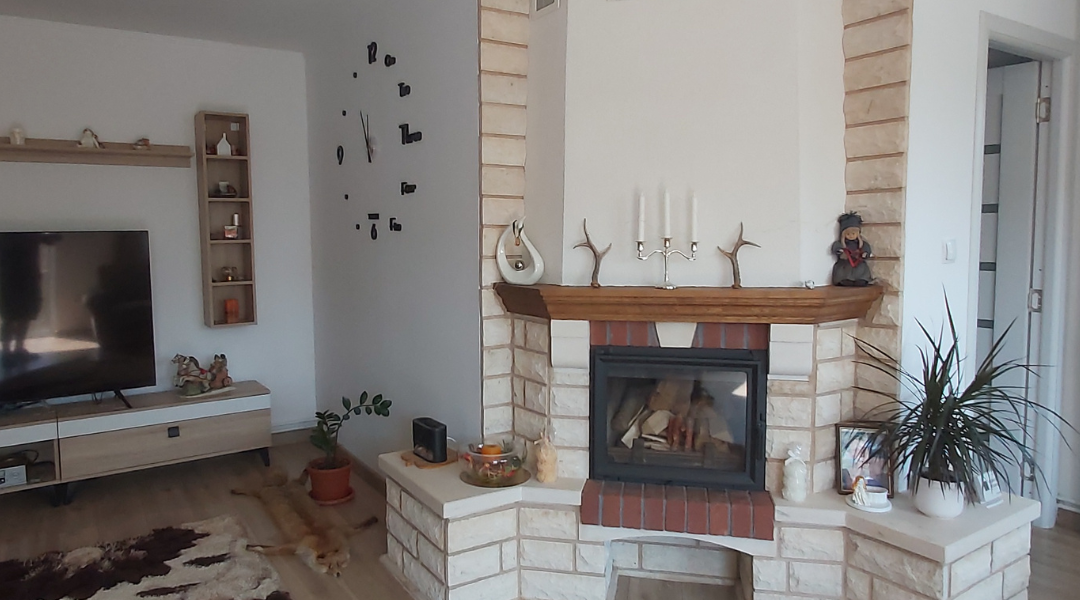 Șemineu rustic de colț Morești